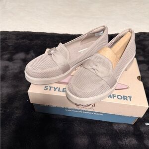 Skechers Women's Taupe Loafers